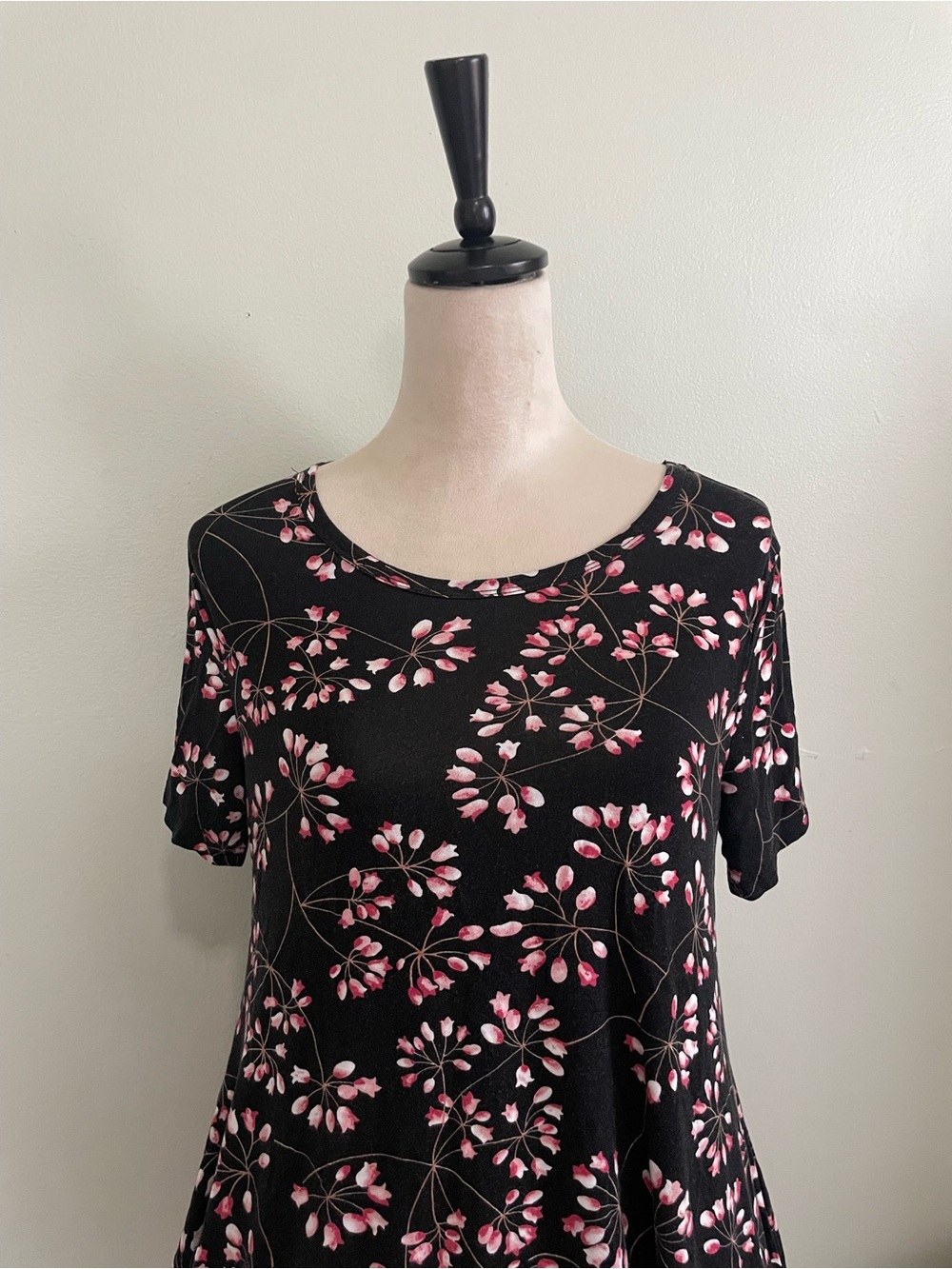 Bundle of 2 Comfy Floral Shirts Size Large